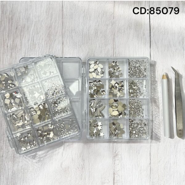 Strass y dijes surtidos (plata) con pinza y lapiz - Naez
