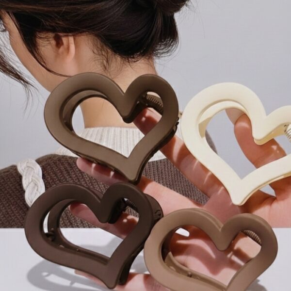 Broche corazón para pelo - Mate - Camel